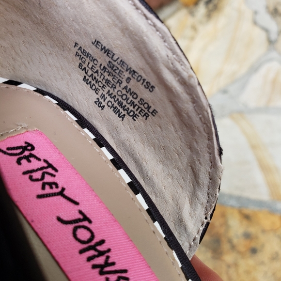 Betsy Johnson Jewel Pump - Picture 16 of 16